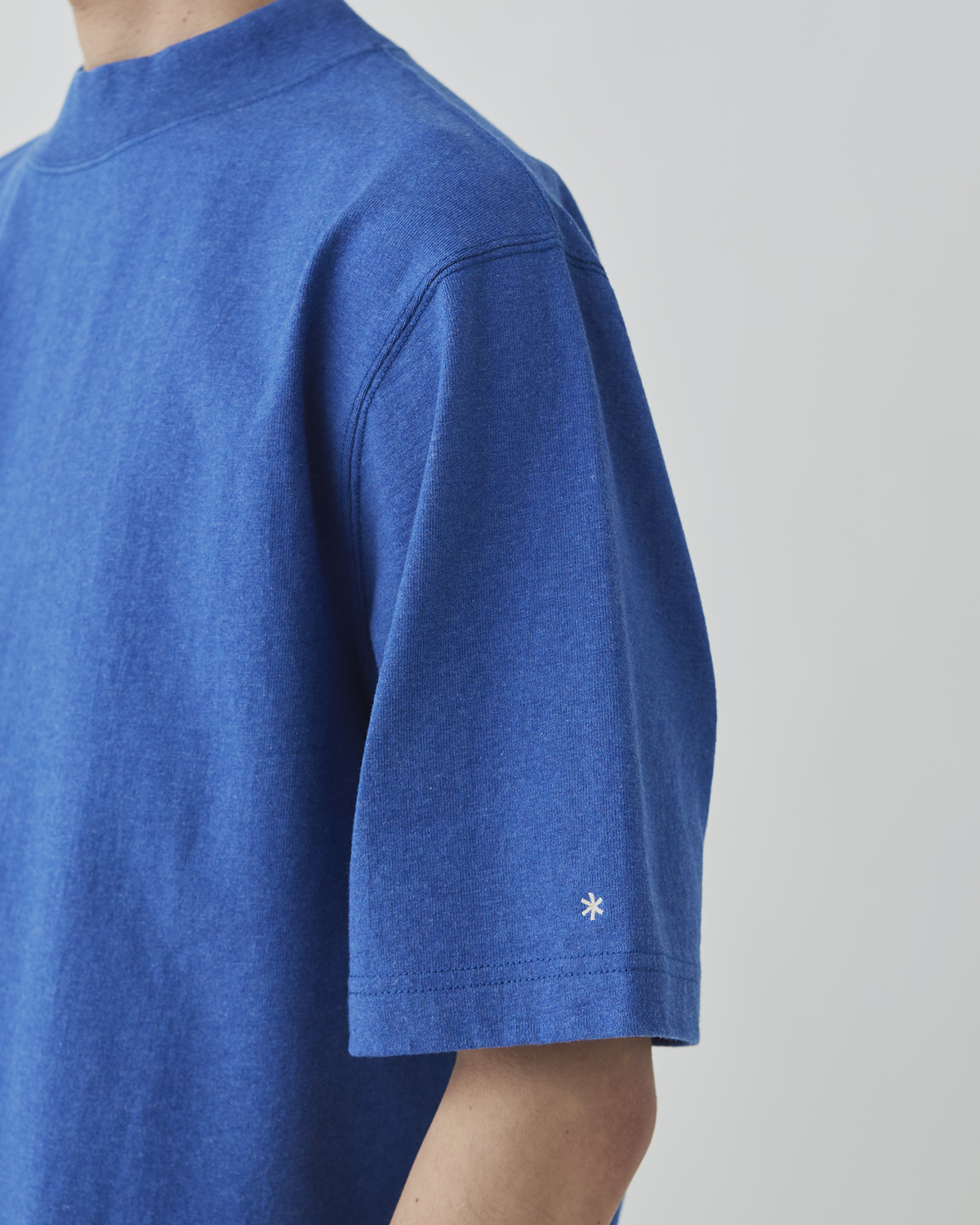 ⁣⁢T-Shirt À Col Montant En Coton Recyclé⁤⁣