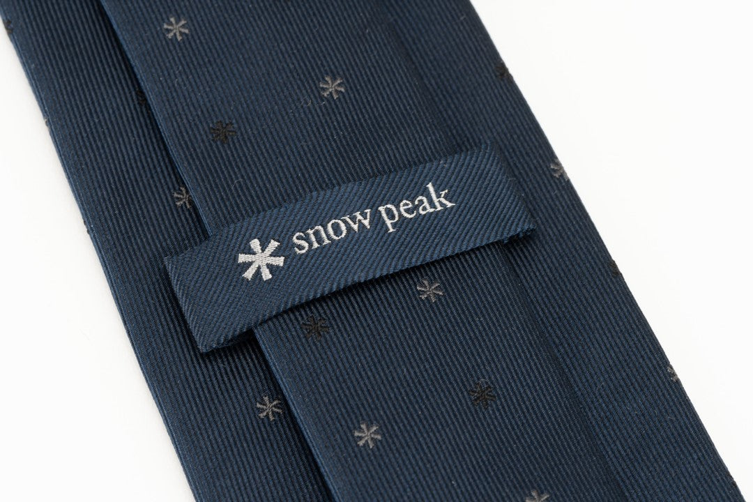 ⁣⁢Cravate Bleu Marine Snow Peak Avec Astérisque⁤⁣